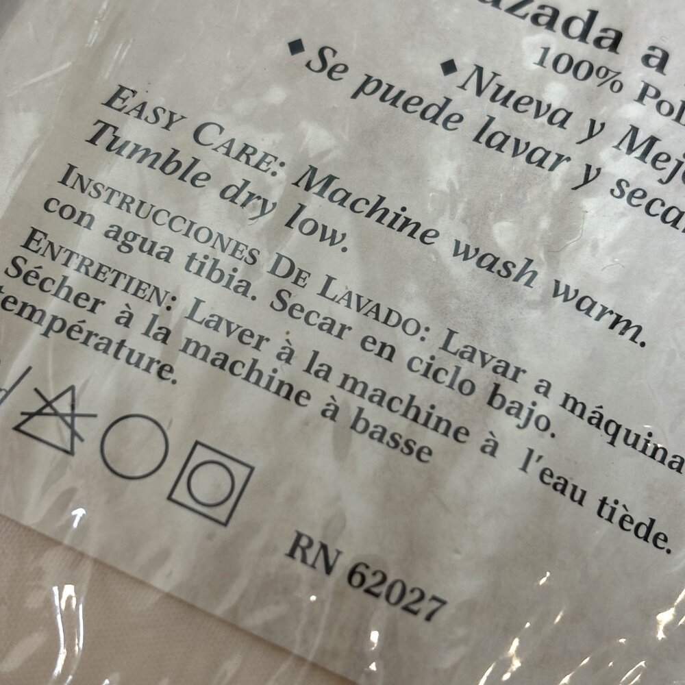 Plymouth 100% Polyester Cream Blanket NWT Vintage - Picture 5 of 11